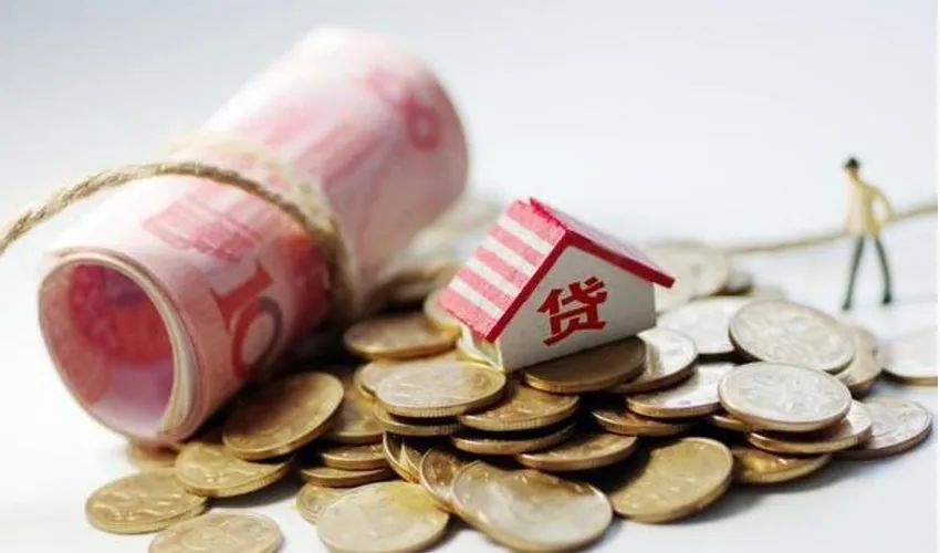 请问您希望我围绕“小额借钱”这个主题探讨哪些具体方面？例如：申请流程、注意事项、利率比较等？